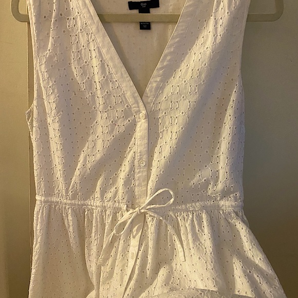 GAP Dresses & Skirts - Gap White Eyelet Dress 💫